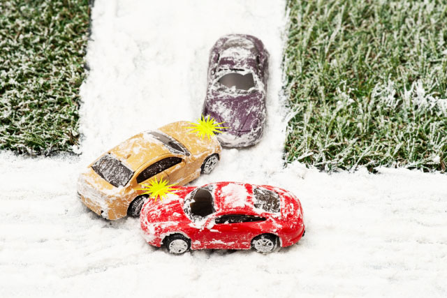 宮城県の冬道は危険がいっぱい！車両保険のすすめ